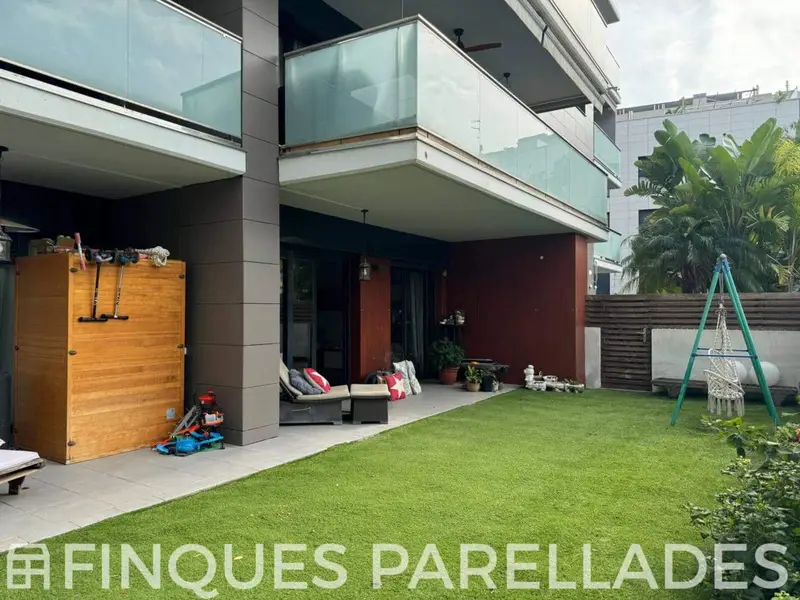 Planta Baja en Sitges con Jardin Privado y Piscina