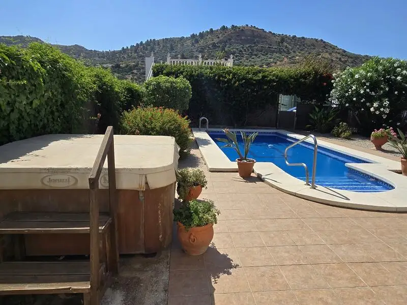 Villa en Venta Baja Malaga 3 Dormitorios Piscina Privada