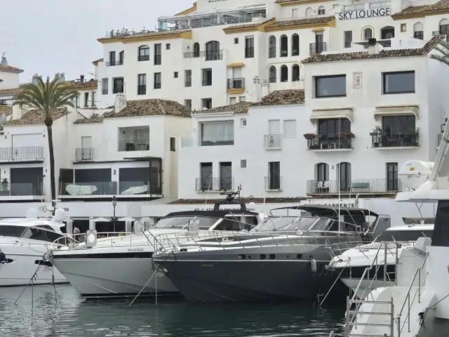 Piso en venta Puerto Banus, España