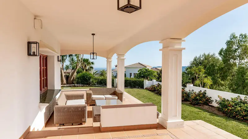 Villa de Lujo 4 Dormitorios en Mijas con Vistas al Mar