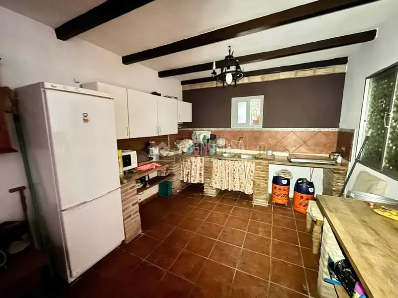 Casa Rural en Venta en Río Padrón con Piscina y Amplio Terreno