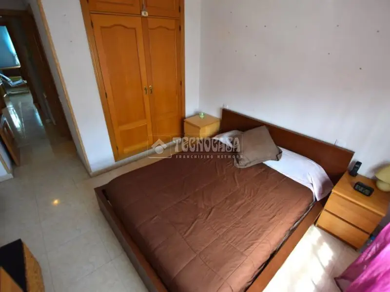 Chalet Adosado en Loranca con Patio y Terraza