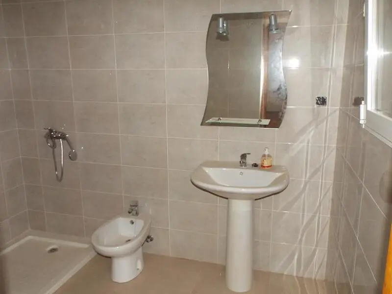 Gran Casa con Garaje y Apartamento en Caudete