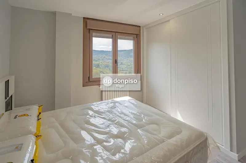 Casa Reformada con Garaje y Patio cerca de Ourense