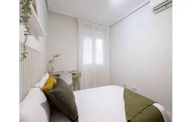 Alquiler Apartamento 5 Dormitorios Madrid 3-24 Meses