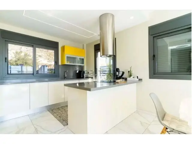 Chalet en Venta en Finestrat con Vistas al Mar