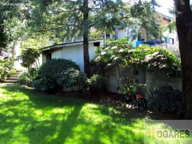 Chalet en Vigo: Amplio y Lujoso con Jardín
