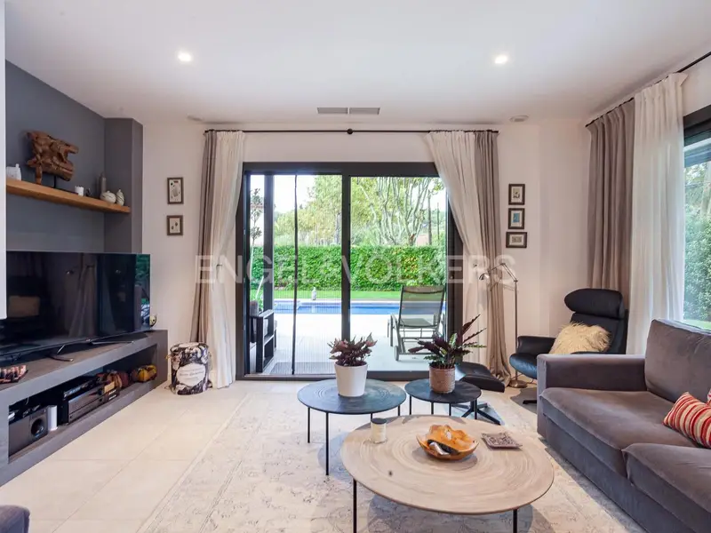 Casa de Lujo en Sant Cugat 402m2 5 Dormitorios Piscina Jardin