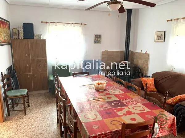 Casa de Campo en Ontinyent con Piscina y Terreno