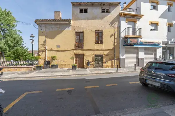 Casa en Ogíjares a Reformar 288m2 3 Plantas Céntrica