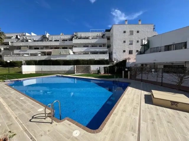 Piso de 2 Dormitorios en venta Torrequebrada, España