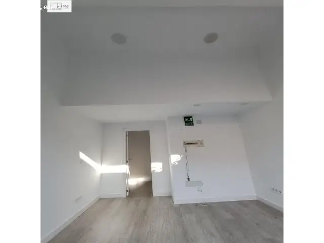 Oficina en Alquiler en Zabalgana