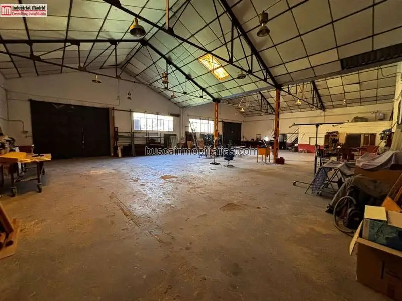 Nave Industrial en Venta Arganda del Rey con Vivienda y Placas Solares