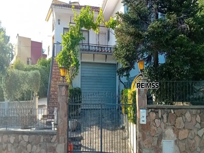 Chalet en venta en Tordera con 3 habitaciones y 2 baños