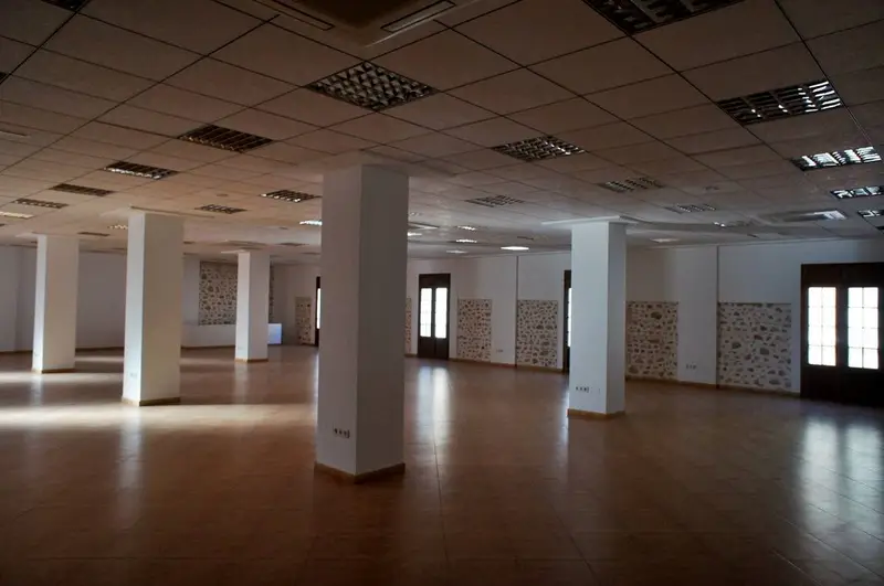 Edificio Comercial en Denia Centro 470m2 Planta Baja 770m2 Plantas