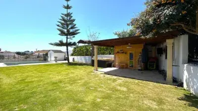 Villa de Lujo en Guadiaro con Piscina y Jacuzzi