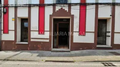 Edificio con Vistas al Mar en Lastres Cerca de la Playa