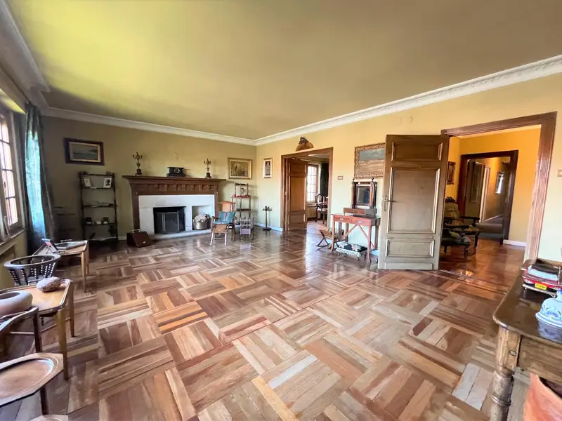 Dúplex en venta. Dúplex en Artaza. 2 alturas.Cocina,comedor,salón,salita, 3 hab, 2 baños y terraza. Arriba 2 hab, baño y sala. Garaje.