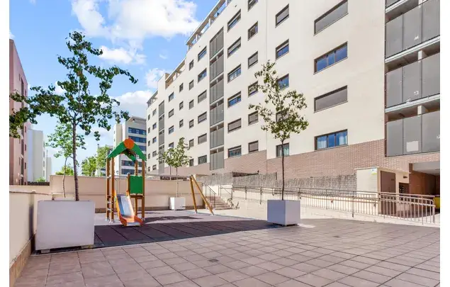 Rent 4 bedroom house of 118 m² in Madrid