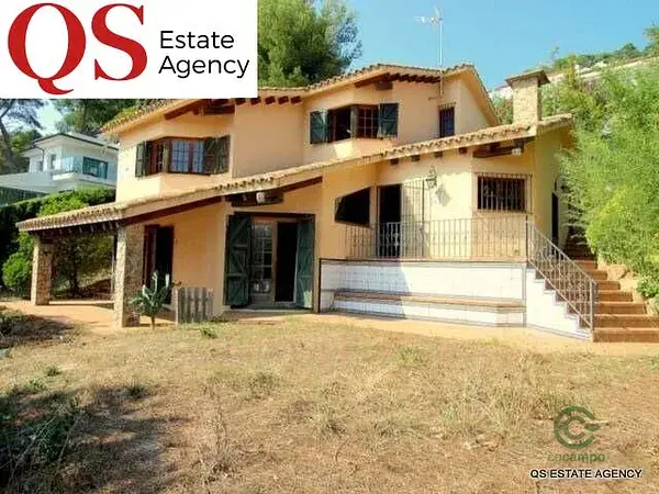 Casa en Cala Sant Francesc con Vistas al Mar