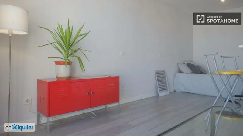Estudio en Alquiler Malasa
									asa
										Calle Fuencarral