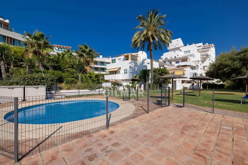Piso en venta en Guadalobón, Estepona, Málaga