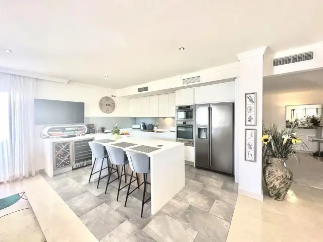 Apartamento 4 Dormitorios La Quinta Golf Vistas Lujo
