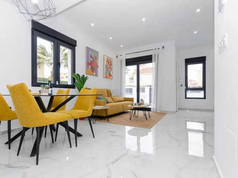 Villa en Torrevieja con Piscina Privada y Terraza