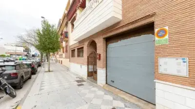Casa Adosada en Maracena 212m2 2 Plantas Cerca Metro