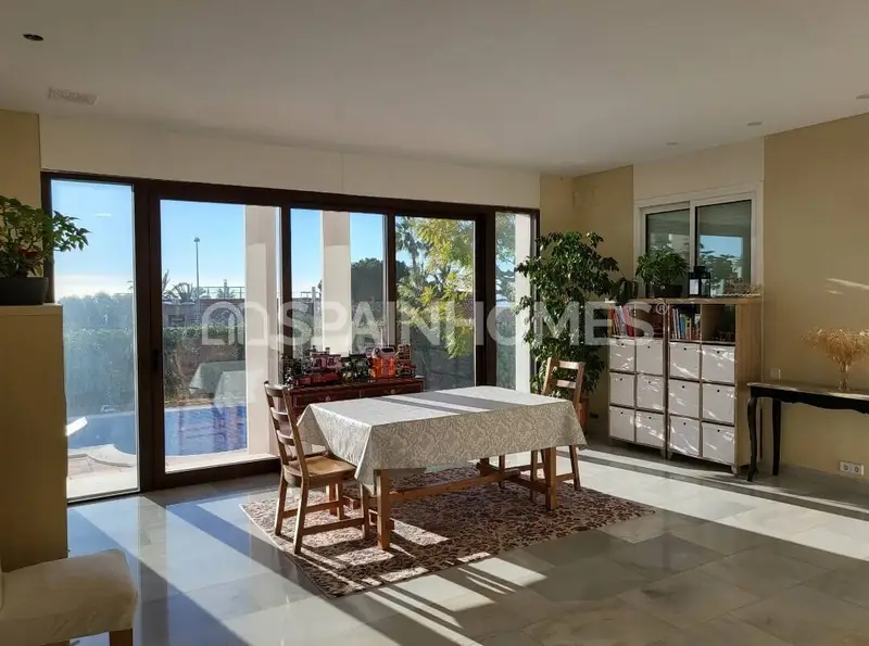 Chalet en Alella con Piscina Cerca de Barcelona y la Playa