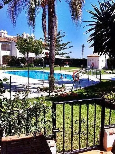 Adosado en Caleta de Vélez 4 dormitorios 2 baños piscina