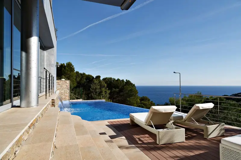 Chalet de Lujo en Tamariu con Vistas al Mar y Piscina Privada