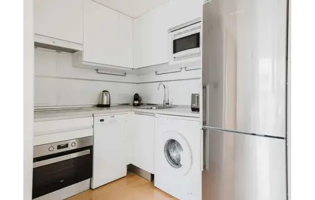 Rent 1 bedroom apartment of 43 m² in Madrid