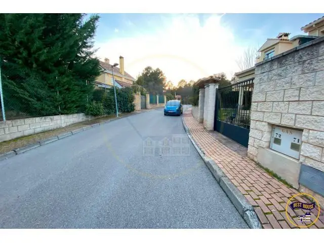 Parcela en Señorio del Pinar 775m2 - Construye tu hogar