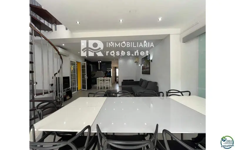 Chalet con Piscina y Licencia Turística en Empuriabrava