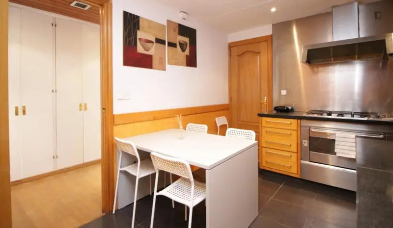 Habitacion Doble Les Corts Cerca Metro Cocina Equipada
