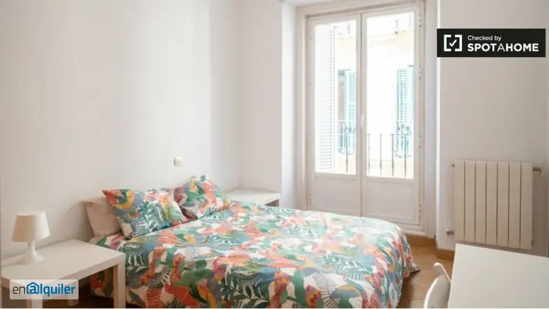 Apartamento 7 Dormitorios Lavapiés Balcón Centro Latina