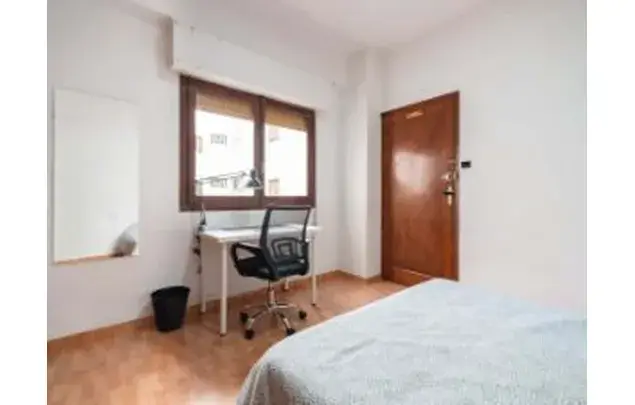 Habitaci	ón 80m	² Castelló de la Plana Estancia Media Larga