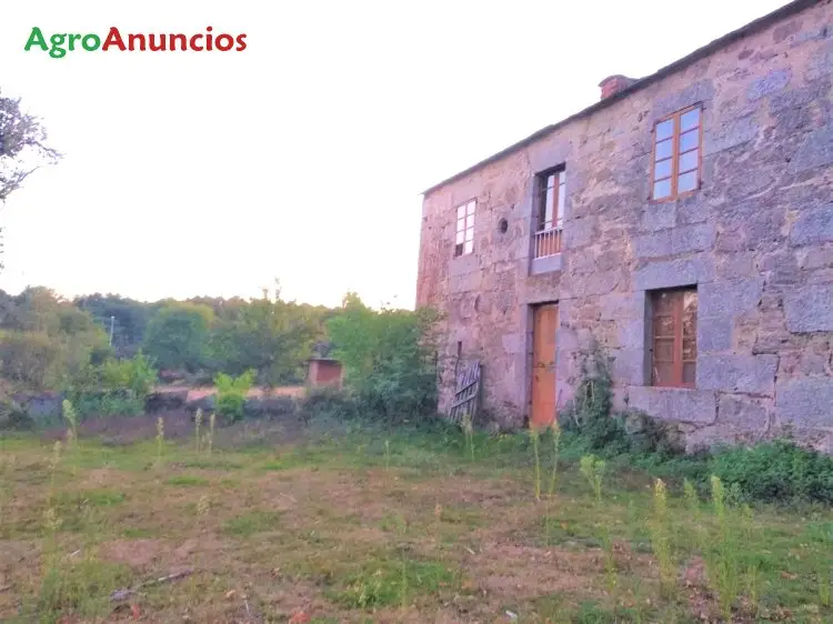 Venta  de Casa de piedra para restaurar en Lugo