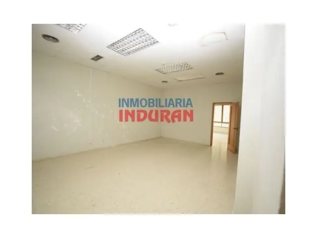 Local Comercial 378m2 Cruz de los Caídos Aire Acondicionado