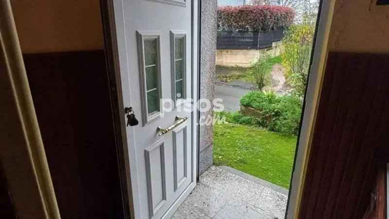 Chalet para reformar en Oleiros cerca de A Coru

