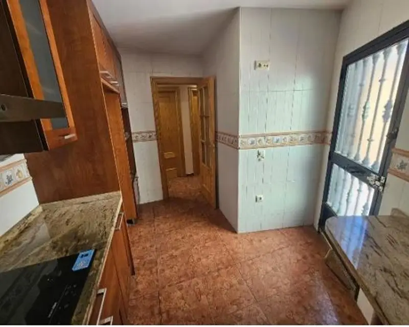 Adosado 5 habitaciones 3 baños Jaén 227m2