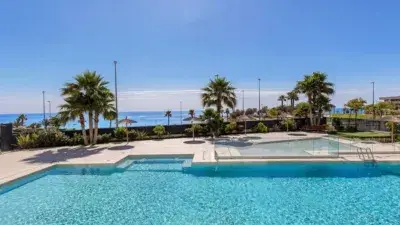 Apartamento en Primera Linea de Playa Mil Palmeras
