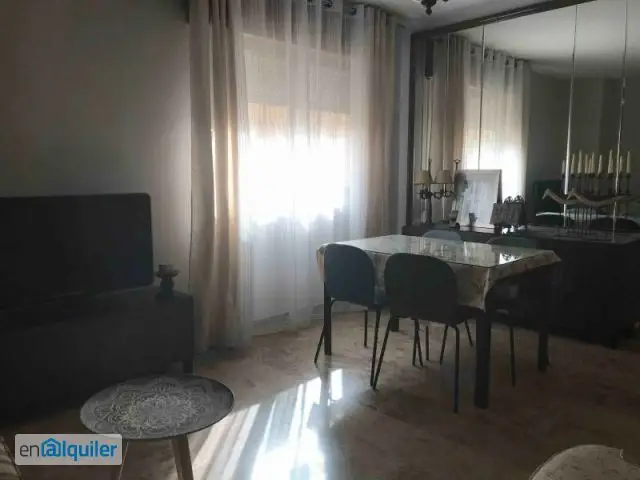 Piso en Alquiler Junto a Basilica de las Angustias Centro Ciudad