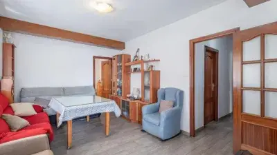 Piso en venta en Maracena: 3 habitaciones, terraza y balcón