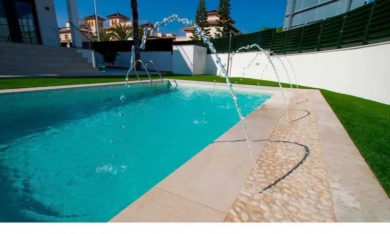 Villa 3 Dormitorios La Marina Piscina Privada Cerca Playa