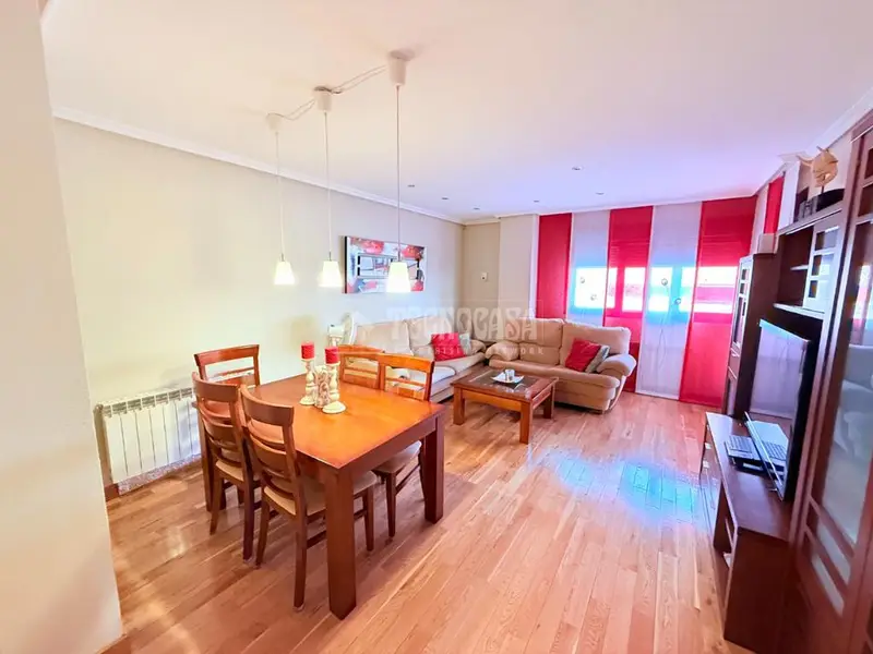 Piso en Venta en Seseña Quiñon con Terraza y Piscina