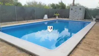 Chalet en Venta Puente Genil 4 Dormitorios Piscina Privada