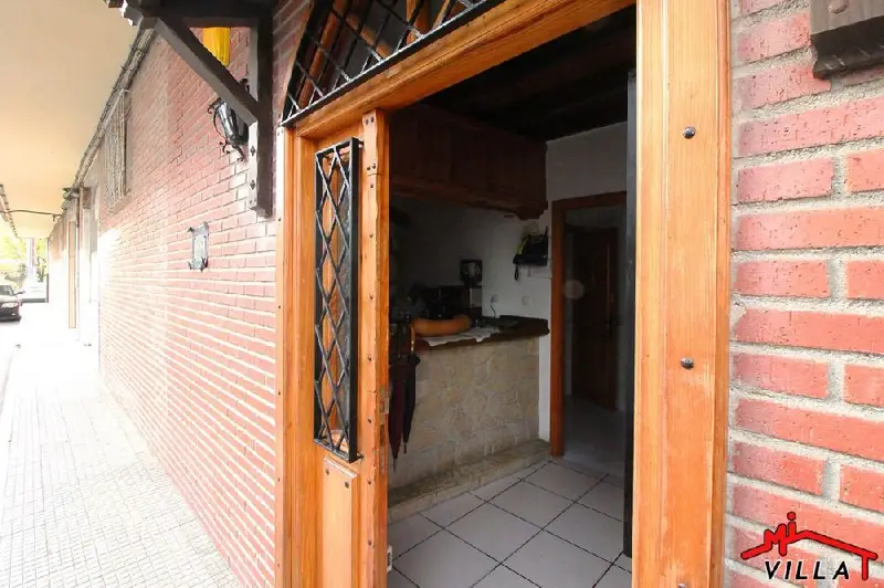 Venta Local Comercial en Ampuero - Ref 8026