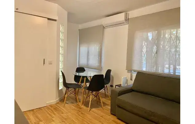 Estudio Amueblado en Moscardó Madrid